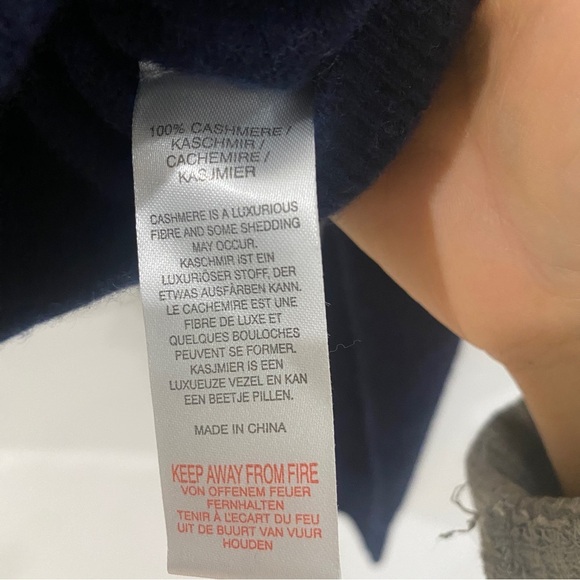 BRODIE Cashmere 100% cashmere zip up heart hoodie in Navy - Picture 7 of 9